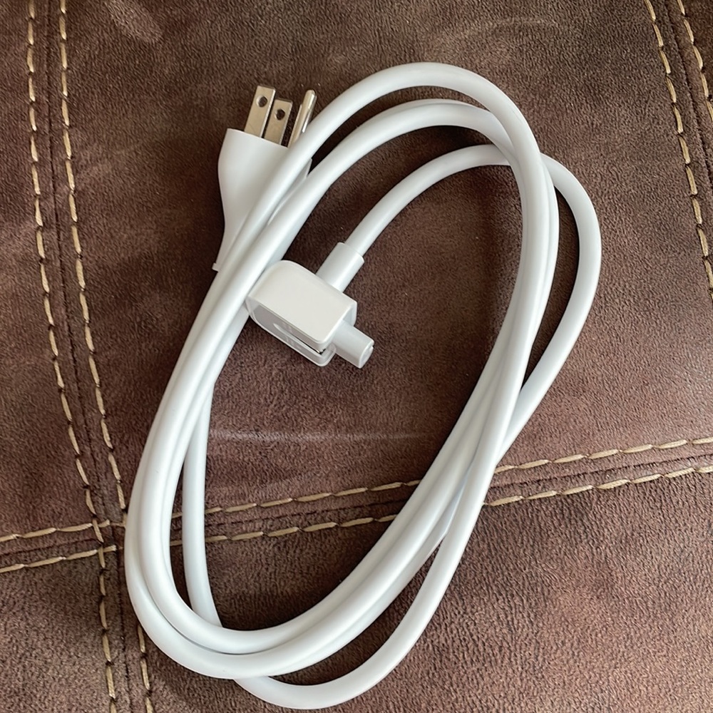 MacBook Power Adapter - Picture 2 of 4
